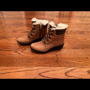 Sorry Top Sider Fur Boot 7M new never worn